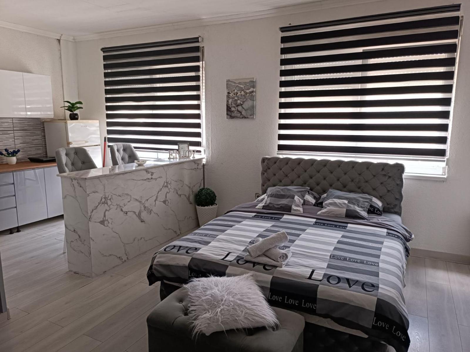 Apartman U Centru Sid Екстер'єр фото